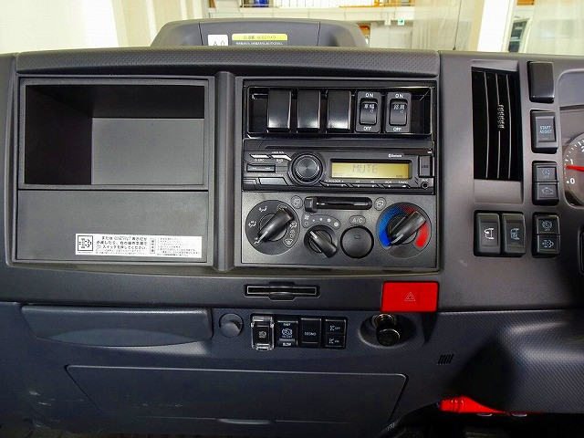 いすゞ エルフ 小型 車載専用車 2RG-NPR88AN(96059) 10枚目