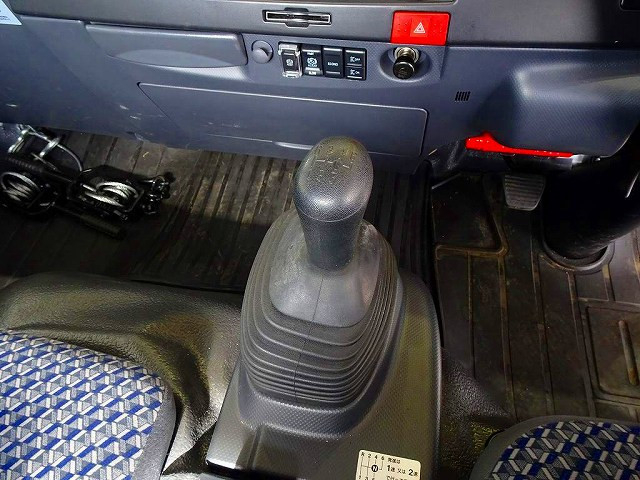 いすゞ エルフ 小型 車載専用車 2RG-NPR88AN(96059) 15枚目