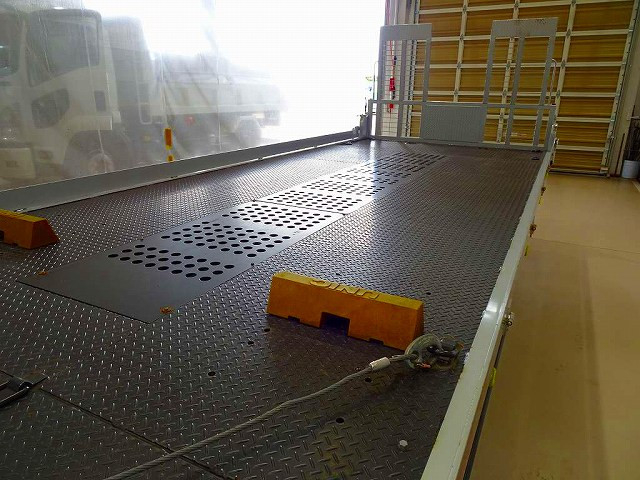 いすゞ エルフ 小型 車載専用車 2RG-NPR88AN(96059) 27枚目