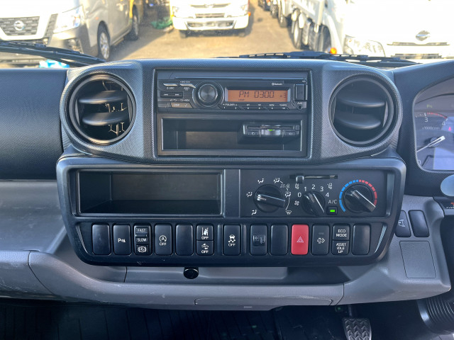 日野 デュトロ 小型 平ボディ 2RG-XZC605M(96061) 19枚目