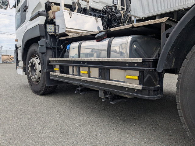 UDトラックス（日産） クオン 大型 トラクタ（シングル） 2RG-GK5DAB(96064) 11枚目