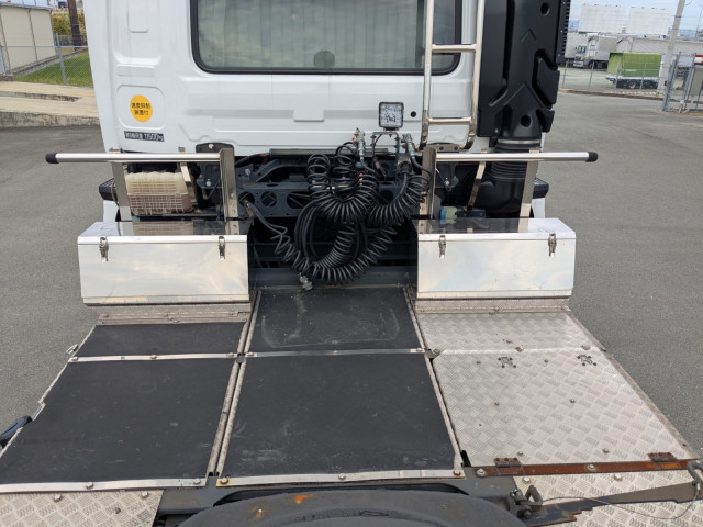 UDトラックス（日産） クオン 大型 トラクタ（シングル） 2RG-GK5DAB(96064) 17枚目