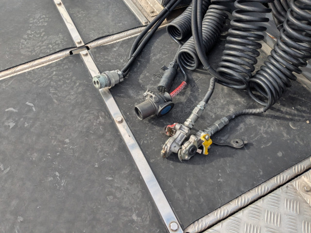 UDトラックス（日産） クオン 大型 トラクタ（シングル） 2RG-GK5DAB(96065) 18枚目