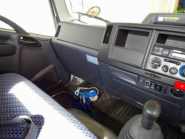 いすゞ エルフ 小型 車載専用車 2RG-NPR88AN(96068) 9枚目
