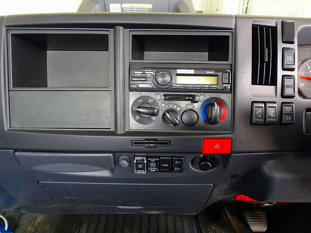 いすゞ エルフ 小型 車載専用車 2RG-NPR88AN(96068) 10枚目