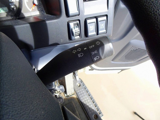 いすゞ エルフ 小型 車載専用車 2RG-NPR88AN(96068) 20枚目