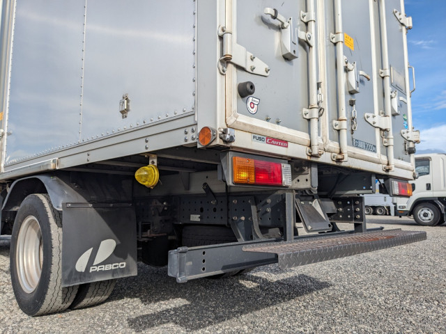 三菱ふそう キャンター 小型 アルミバン 2PG-FEAV0(96077) 8枚目