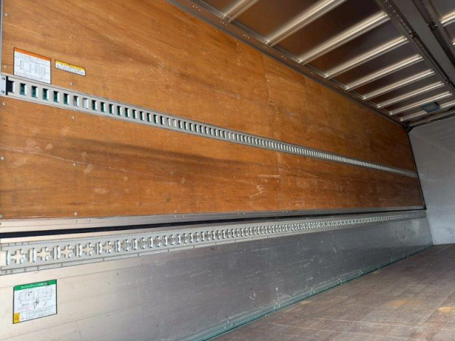 いすゞ フォワード 中型 アルミウィング 2RG-FRR90S2(96078) 12枚目