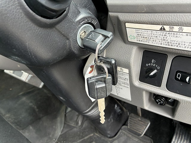 三菱ふそう キャンター 小型 平ボディ 2RG-FEA20(96081) 34枚目