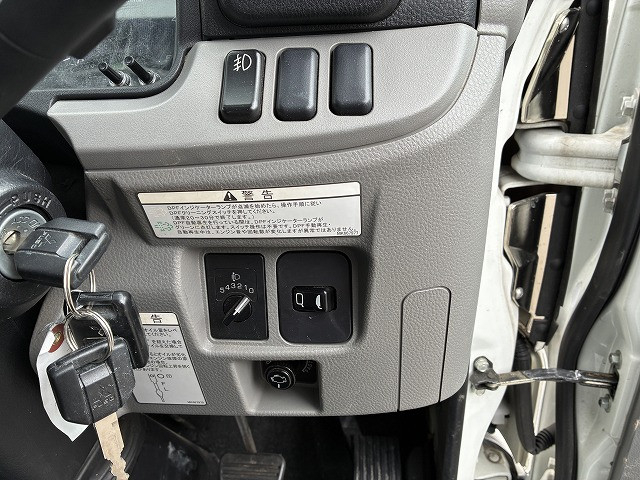 三菱ふそう キャンター 小型 平ボディ 2RG-FEA20(96081) 35枚目
