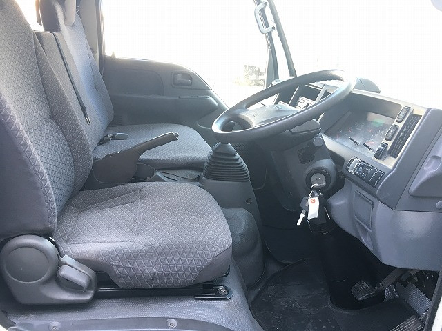 いすゞ エルフ 小型 Wキャブ 2RG-NJR88A(96086) 29枚目