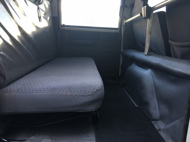 いすゞ エルフ 小型 Wキャブ 2RG-NJR88A(96086) 32枚目