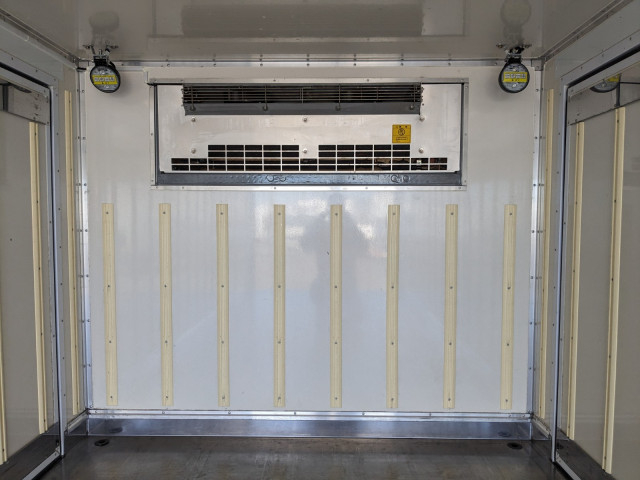 三菱ふそう キャンター 小型 冷凍冷蔵バン 2PG-FEB80(96090) 16枚目