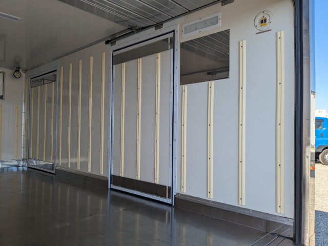 三菱ふそう キャンター 小型 冷凍冷蔵バン 2PG-FEB80(96090) 19枚目