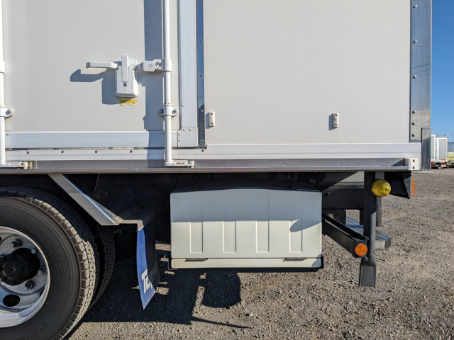 三菱ふそう キャンター 小型 冷凍冷蔵バン 2PG-FEB80(96090) 21枚目