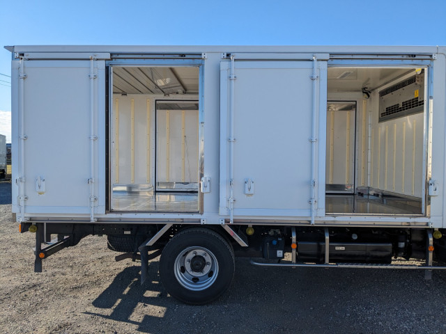 三菱ふそう キャンター 小型 冷凍冷蔵バン 2PG-FEB80(96090) 31枚目