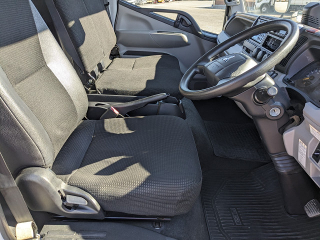 三菱ふそう キャンター 小型 冷凍冷蔵バン 2PG-FEB80(96090) 32枚目