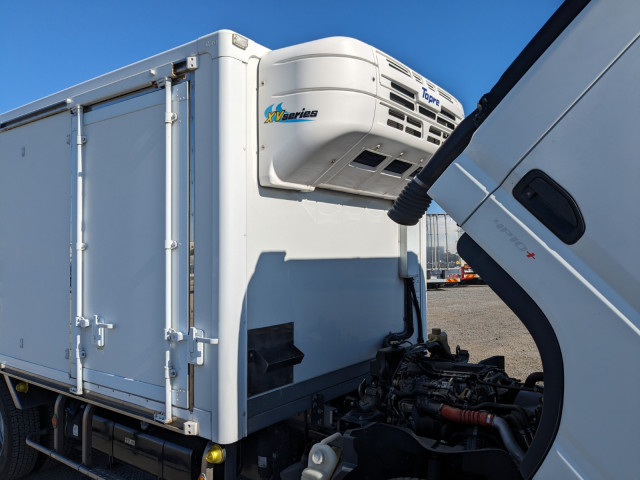 三菱ふそう キャンター 小型 冷凍冷蔵バン 2PG-FEB80(96090) 42枚目