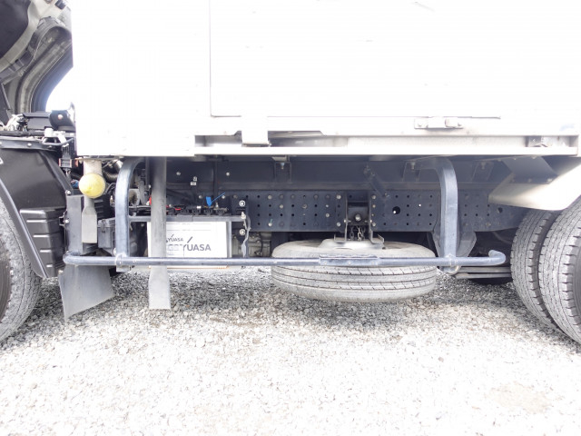 三菱ふそう キャンター 小型 冷凍冷蔵バン 2TG-FBA00(96092) 17枚目