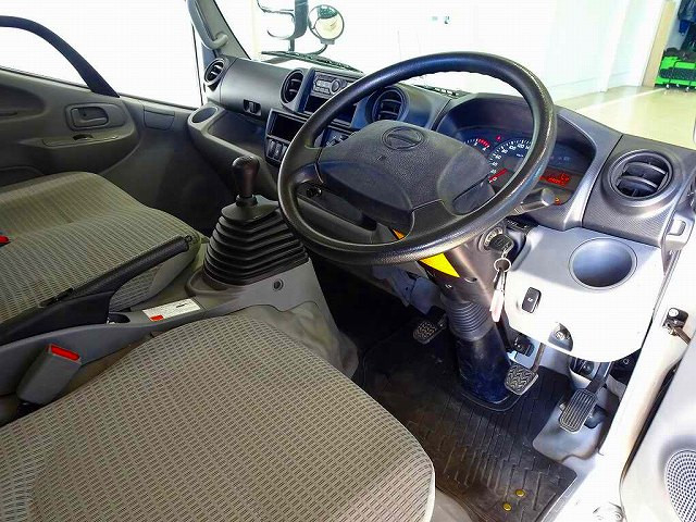 日野 デュトロ 小型 平ボディ TKG-XZU675M(96108) 5枚目