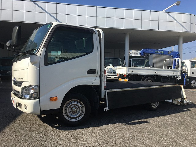 トヨタ トヨエース 小型 平ボディ ABF-TRY220(96123) 9枚目