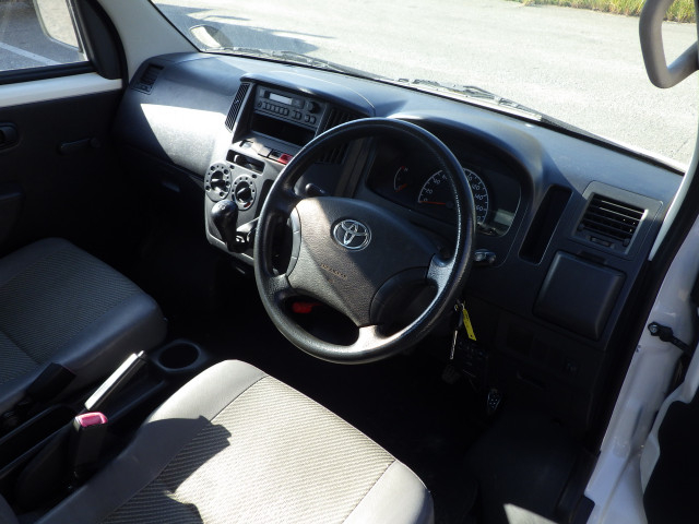 トヨタ タウンエース 小型 平ボディ DBF-S402U(96129) 6枚目