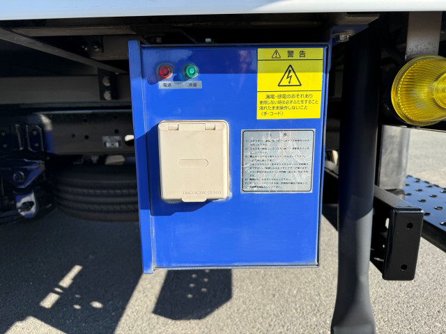 日野 デュトロ 小型 冷凍冷蔵バン TPG-XZC605M(96128) 15枚目