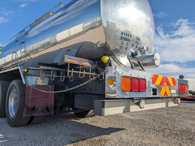 三菱ふそう スーパーグレート 大型 タンクローリー 2PG-FU74GY(96132) 8枚目