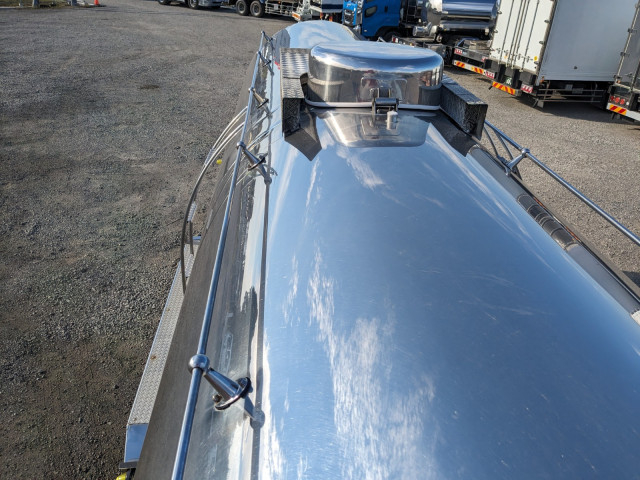 三菱ふそう スーパーグレート 大型 タンクローリー 2PG-FU74GY(96132) 13枚目