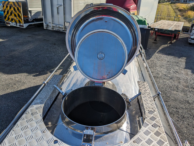 三菱ふそう スーパーグレート 大型 タンクローリー 2PG-FU74GY(96132) 15枚目