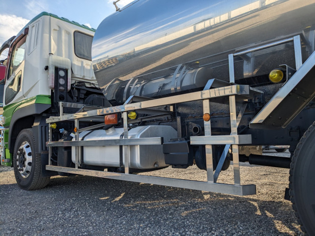 三菱ふそう スーパーグレート 大型 タンクローリー 2PG-FU74GY(96132) 24枚目