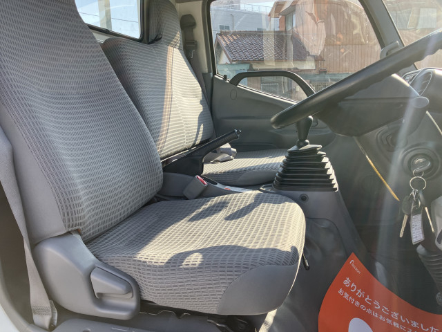 トヨタ トヨエース 小型 平ボディ TKG-XZU685(96133) 6枚目