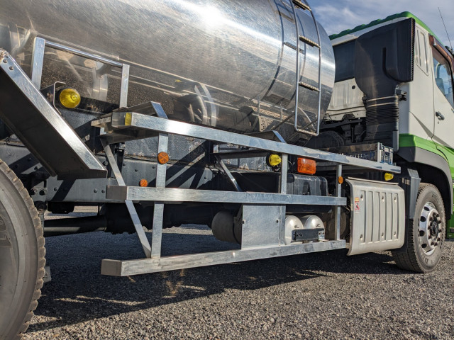 三菱ふそう スーパーグレート 大型 タンクローリー 2PG-FU74GY(96132) 31枚目