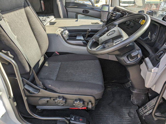 三菱ふそう スーパーグレート 大型 タンクローリー 2PG-FU74GY(96132) 34枚目