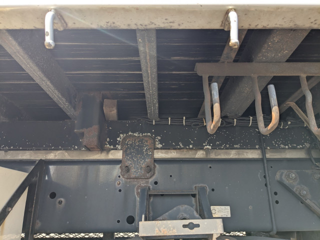 いすゞ ギガ 大型 平ボディ QKG-CYL77B(96135) 23枚目