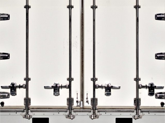 UDトラックス（日産） クオン 大型 アルミウィング QPG-CG5ZE(96144) 14枚目