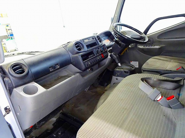 トヨタ トヨエース 小型 平ボディ TKG-XZC605(96150) 7枚目