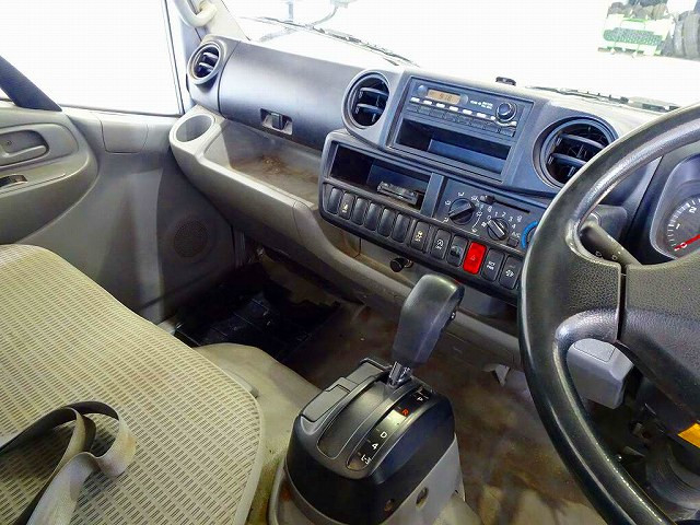 トヨタ トヨエース 小型 平ボディ TKG-XZC605(96150) 9枚目