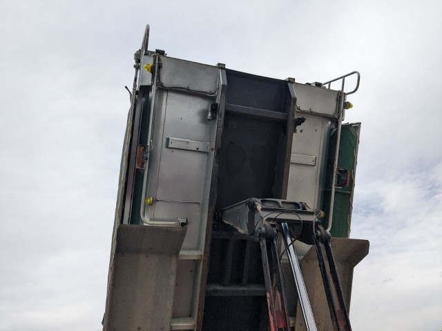 三菱ふそう スーパーグレート 大型 土砂ダンプ QKG-FV60VX(96159) 28枚目