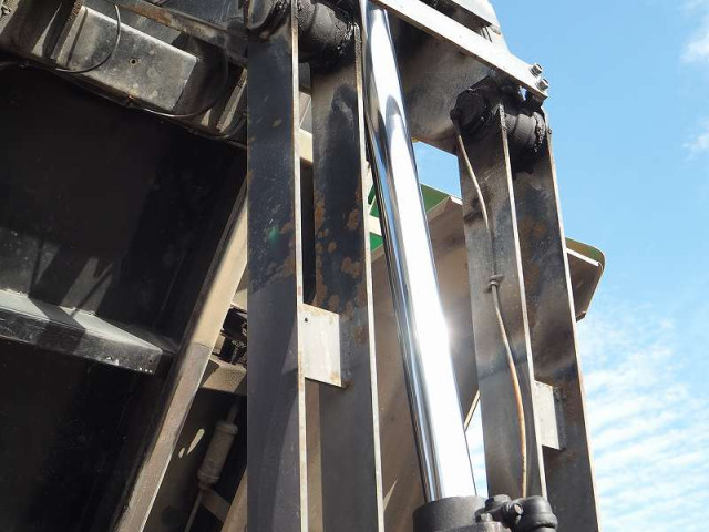 いすゞ ギガ 大型 土砂ダンプ QKG-CXZ77AT(96180) 22枚目