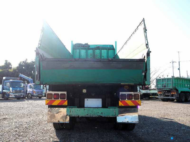 いすゞ ギガ 大型 土砂ダンプ QKG-CXZ77AT(96189) 4枚目