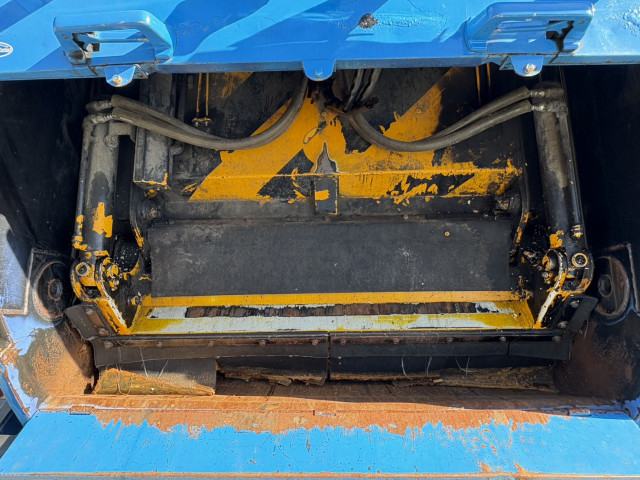 いすゞ エルフ 小型 塵芥車（プレス式） TKG-NMR85AN(96194) 11枚目