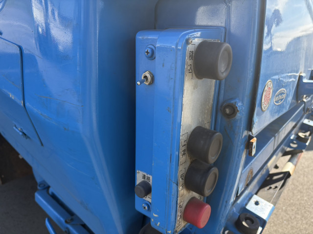 いすゞ エルフ 小型 塵芥車（プレス式） TKG-NMR85AN(96194) 15枚目