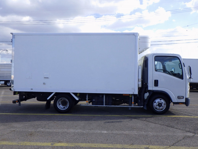 いすゞ エルフ 小型 冷凍冷蔵バン TKG-NPR85AN(96216) 5枚目