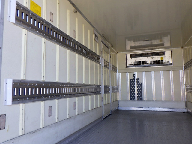 いすゞ エルフ 小型 冷凍冷蔵バン TKG-NPR85AN(96216) 9枚目