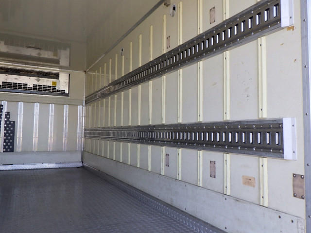 いすゞ エルフ 小型 冷凍冷蔵バン TKG-NPR85AN(96216) 10枚目