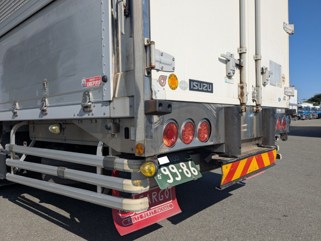 いすゞ ギガ 大型 アルミウィング LKG-CYJ77A(96228) 6枚目
