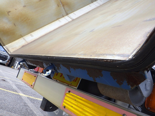 三菱ふそう ファイター 増トン コンテナ専用車 PDG-FK72FZ(96253) 13枚目