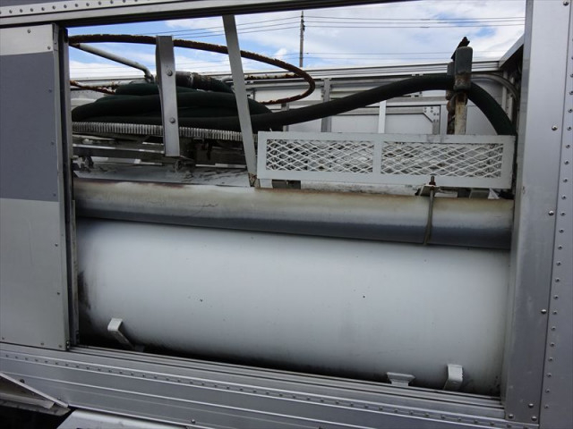 マツダ タイタン 小型 バキュームカー BDG-LKR85N(96262) 6枚目