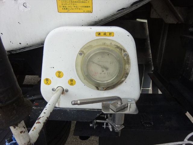 マツダ タイタン 小型 バキュームカー BDG-LKR85N(96262) 17枚目